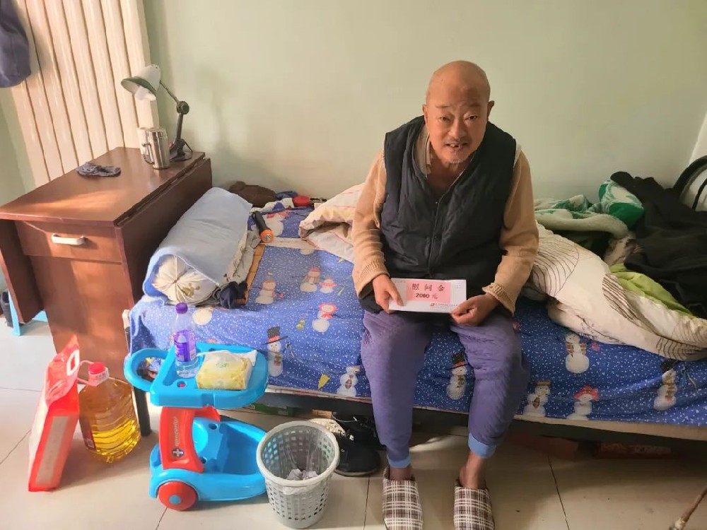 寒冬送溫暖，關(guān)懷暖人心—大龍集團(tuán)工會組織慰問活動(dòng)