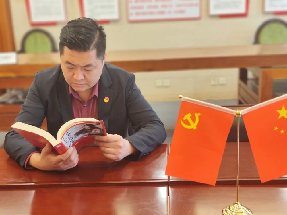 志存高遠(yuǎn)：讀紅書、建信念